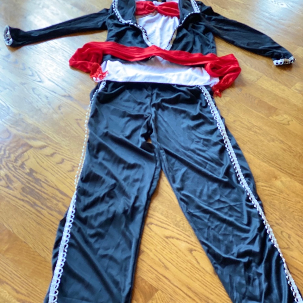 Costume